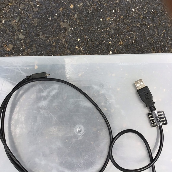 Variety of 4 chargers Samsung Android see pics - Picture 1 of 9